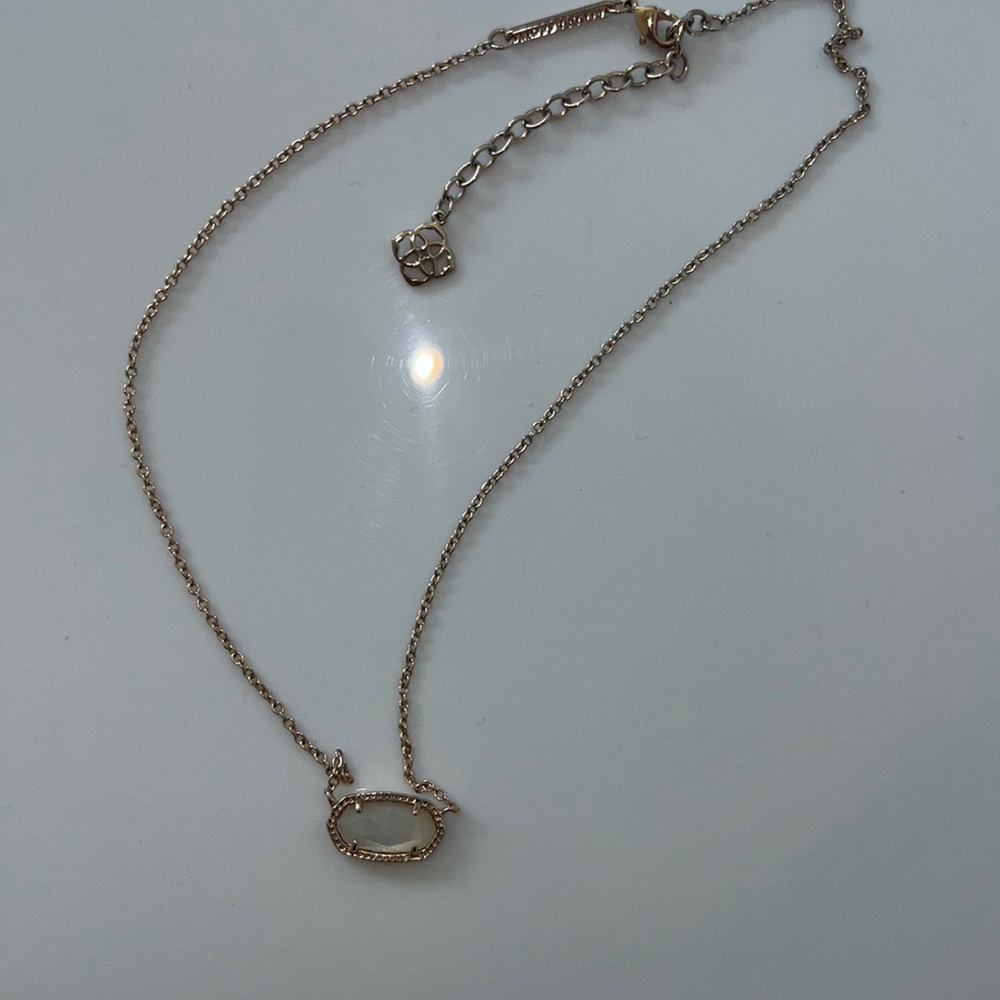 Like New Kendra Scott necklace